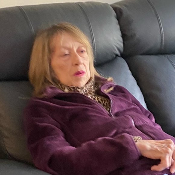 Meet your Posher, Lynda - Picture 8 of 15